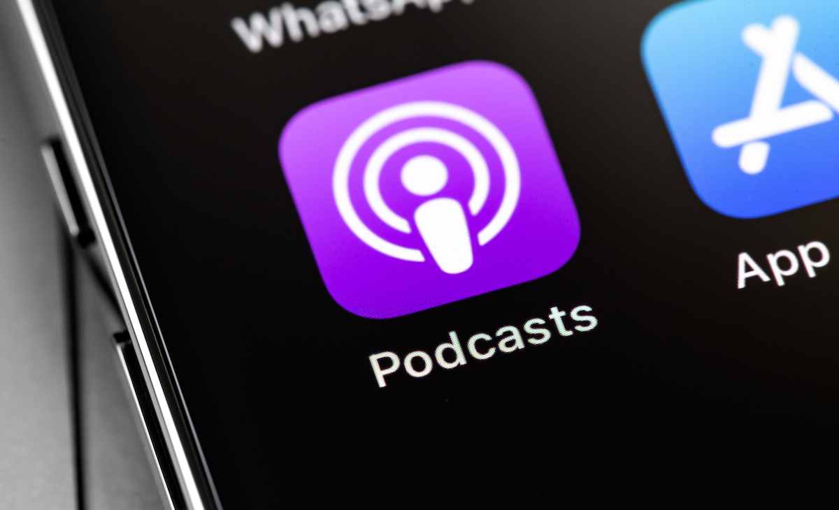Apple Podcasts to get auto-generated transcripts in iOS 17.4